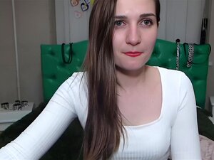 Tetas pequeñas Euro se desnuda en la