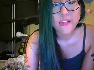 Youtuber Se Le Olvida Apagar La Cámara - Porno @ TeatroPorno.com