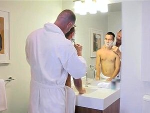 Gay Papi Hijo - Porno @ TeatroPorno.com