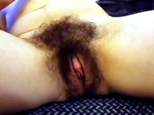 Webcam peludo jugando un gran