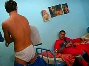 video porno gay mexicano se la chupa a su amigo