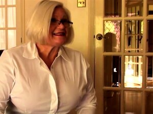 LACEYSTARR - Culo de GILF sumisa follada por