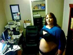 Solo 78 SSBBW mostrando su cuerpo en la Webcam