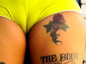 SORPRESA DE LA DOMINATRIX GORDA CON BRAGAS