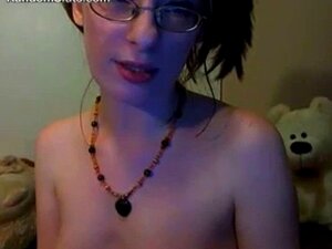 Flaca desnuda y nerd