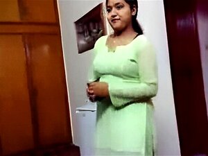 Amateur se masturba su coño desi