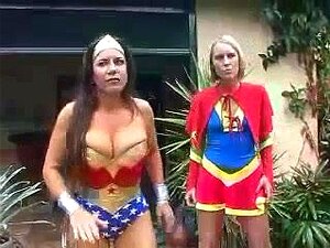 Superheroínas Lesbiana - Porno @ TeatroPorno.com
