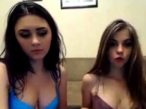 Chicas mejores amigas, ambas con culos calientes,