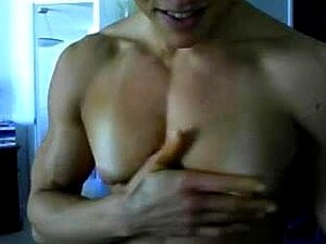 Monica Mowi FBB Posando